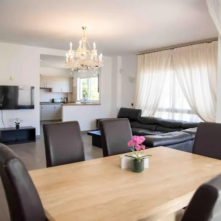 Cosy With Private Pool Villa