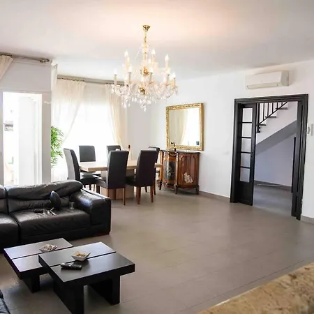 Cosy With Private Pool *