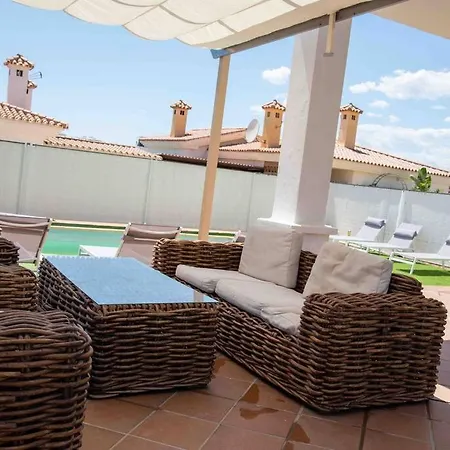 빌라 Cosy With Private Pool 푸엔히롤라