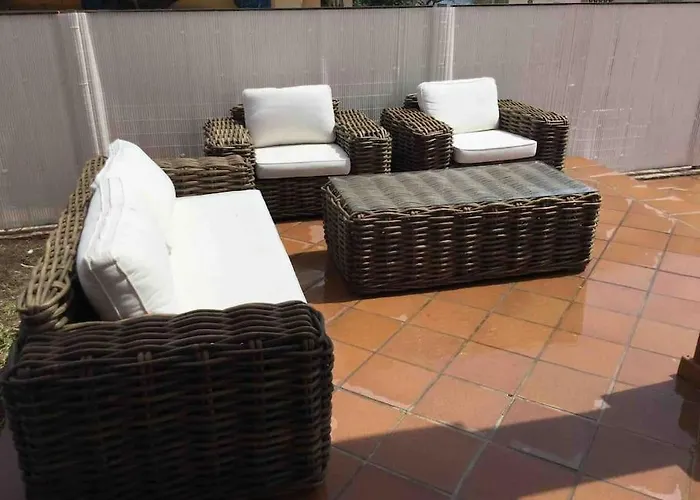 Cosy With Private Pool Вілла *